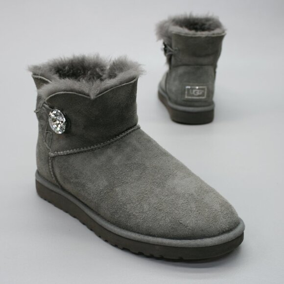 UGG Ladies 8 Mini Bailey Button Bling Gray Nubuck Suede Fur Ankle Boots 1003889 - Picture 1 of 12